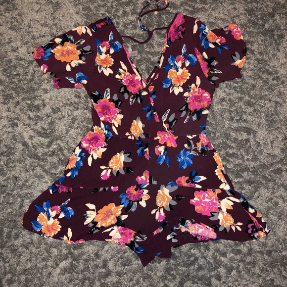 Flowery Romper - Picture 6 of 8